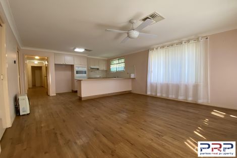 Property photo of 4 Cobden Place Parkes NSW 2870