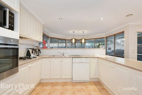 Property photo of 29 Mayfair Crescent Narre Warren VIC 3805
