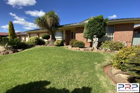 Property photo of 4 Cobden Place Parkes NSW 2870