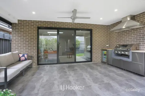 Property photo of 5 Stratheden Avenue Colebee NSW 2761