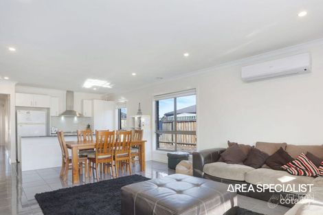 Property photo of 19 Saltbush Crescent Brookfield VIC 3338