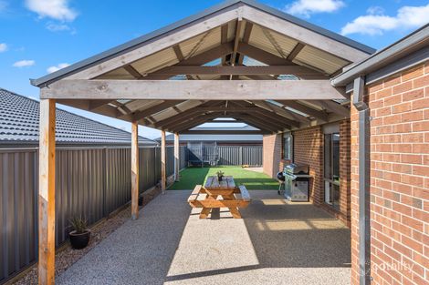 Property photo of 94 Halletts Way Bacchus Marsh VIC 3340
