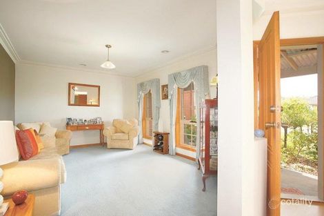 Property photo of 8 Argyle Crescent Alfredton VIC 3350