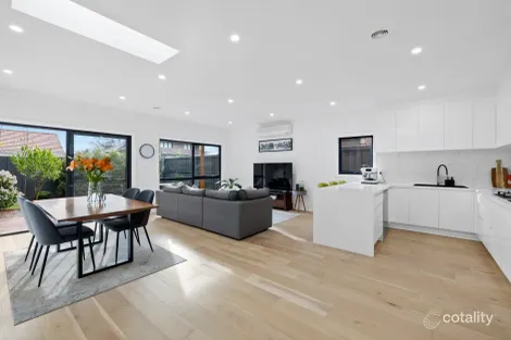 Property photo of 2/7 Clairmont Avenue Bentleigh VIC 3204