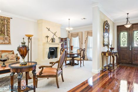 Property photo of 13 Market Terrace Taylors Hill VIC 3037