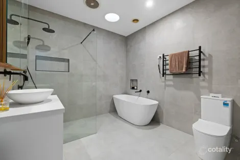 Property photo of 2/7 Clairmont Avenue Bentleigh VIC 3204