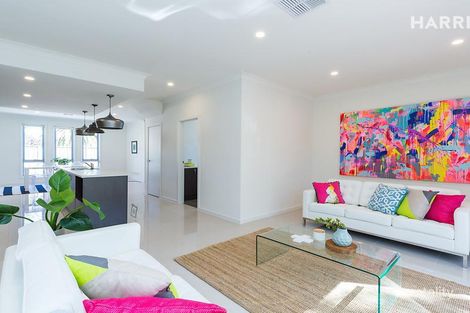 2 Apalie Dr, Modbury, SA 5092