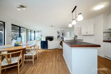 Property photo of 14 Mulgrave Loop Mindarie WA 6030