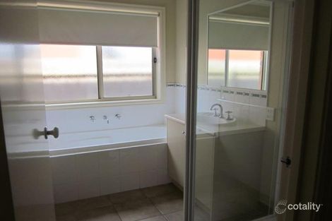 Property photo of 1 Malfoy Mews Cranbourne West VIC 3977