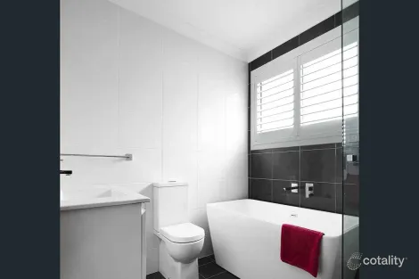 Property photo of 1/25 Devonshire Crescent Oak Flats NSW 2529