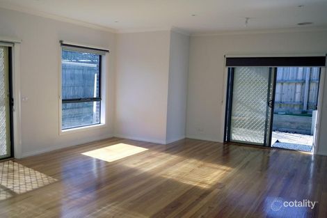 Property photo of 2/17 Highview Grove Burwood East VIC 3151