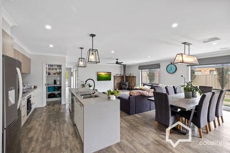 Property photo of 8 Weeks Road Ascot VIC 3551