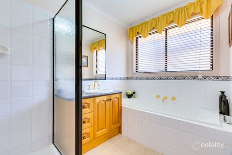 Property photo of 8 Hepburn Place Sydenham VIC 3037