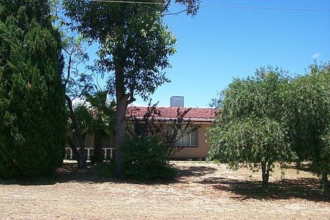 12 Hefron Way, Parmelia, WA 6167