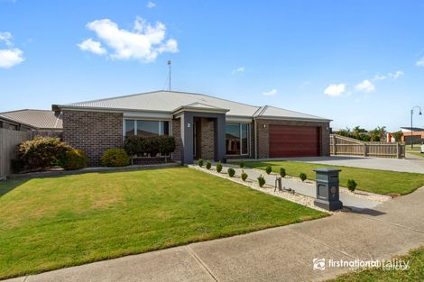 Property photo of 2 Rostrevor Close Traralgon VIC 3844