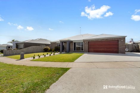 Property photo of 2 Rostrevor Close Traralgon VIC 3844