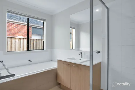 Property photo of 2 Wirruna Street Werribee VIC 3030