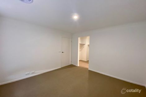 Property photo of 31 Oasis Avenue Mickleham VIC 3064