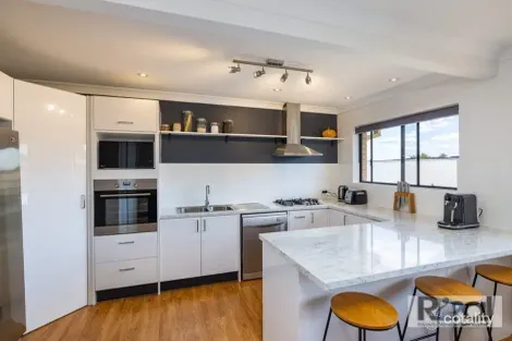 4/42 Macaulay St, Coorparoo, QLD 4151