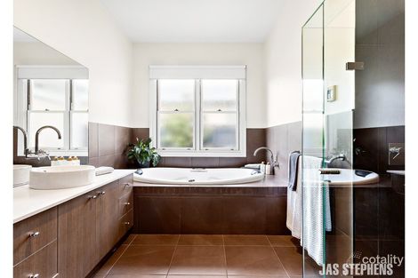 Property photo of 21 Oakbank Street Newport VIC 3015
