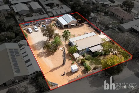 Property photo of 42-44 Sturt Street Loxton SA 5333