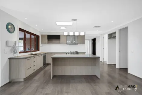 Property photo of 38 Stretton Drive Brookfield VIC 3338