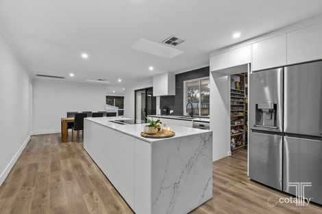 8 Cumbria Ct, Belmont, QLD 4153