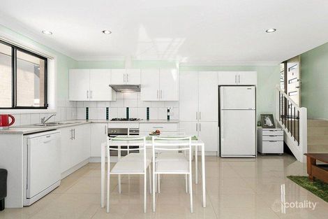 Property photo of 4/15 Sorensen Drive Figtree NSW 2525