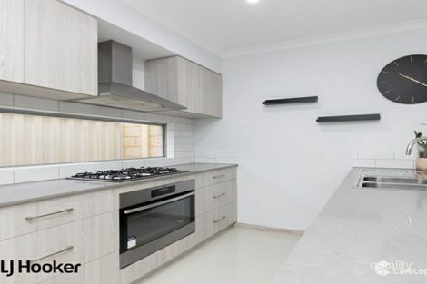 Property photo of 33 Lewisham Vista Success WA 6164