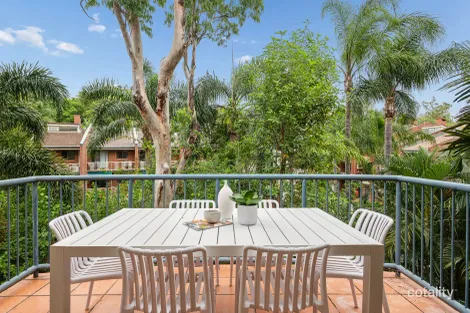 Property photo of 8/9 Jerdanefield Road St Lucia QLD 4067