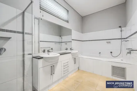 Property photo of 2/326 Hampton Street Hampton VIC 3188