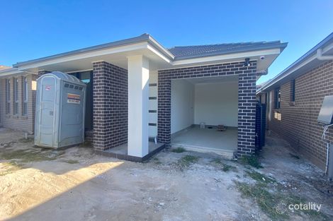 Property photo of 32 Horizon Loop Oran Park NSW 2570