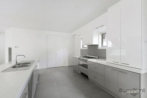 Property photo of 24 Forestwood Drive Macleod VIC 3085