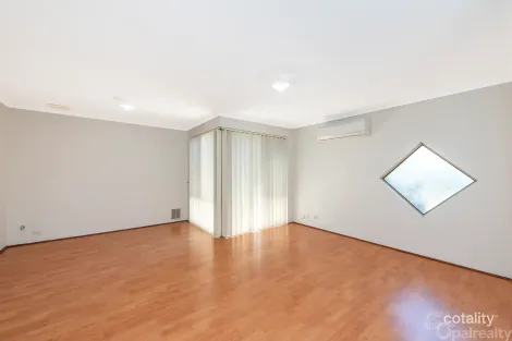 Property photo of 44 Bondi Crescent Warnbro WA 6169