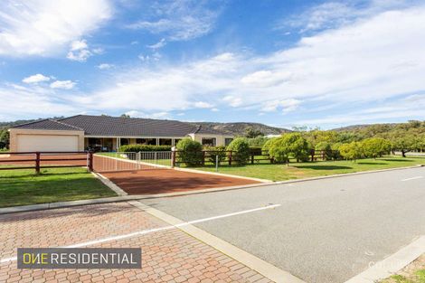 1 Harwood Pass, Darling Downs, WA 6122