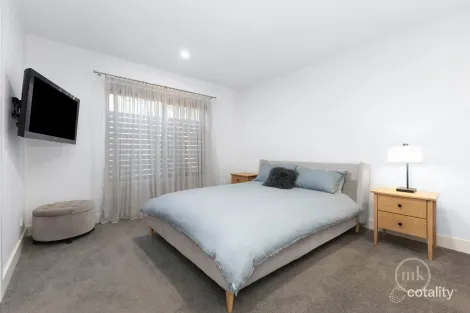 Property photo of 1 Flint Street Eltham VIC 3095