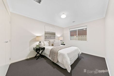 Property photo of 106 Blue Horizons Way Pakenham VIC 3810