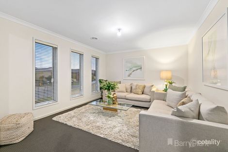 Property photo of 106 Blue Horizons Way Pakenham VIC 3810