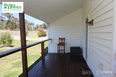 Property photo of 8 Sanderson Road Glen Aplin QLD 4381