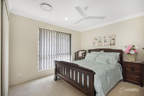 15 Sandheath Pl, Ningi, QLD 4511