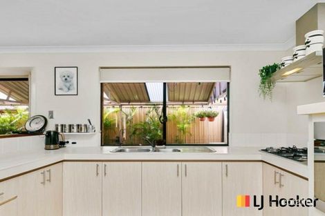Property photo of 5 Ellesmere Circuit Success WA 6164
