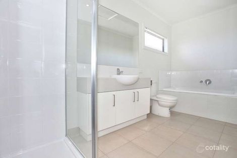 Property photo of 30 Grattan Cove Craigieburn VIC 3064