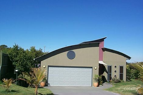 8 Captains Ct, Sunrise Beach, QLD 4567