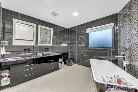 Property photo of 30 Brentwick Drive Craigieburn VIC 3064