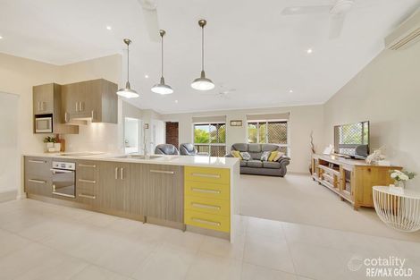 Property photo of 6 Leanne Close New Auckland QLD 4680