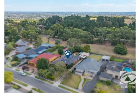32 Outlook Dr, Berwick, VIC 3806