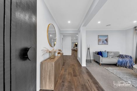 Property photo of 13 Wincott Crescent Point Cook VIC 3030