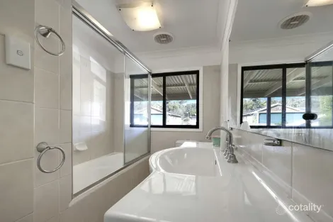 Property photo of 41 Warrina Avenue Summerland Point NSW 2259
