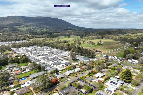 Property photo of 7 Mountain View Avenue Woodend VIC 3442