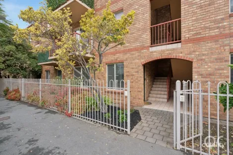 Property photo of 2/19 St Helena Place Adelaide SA 5000